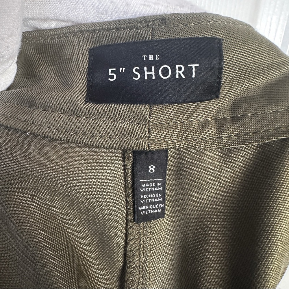 White House Black Market WHBM The 5" Short Lace Up Lyocell Olive Green Women's 8 - Picture 6 of 11